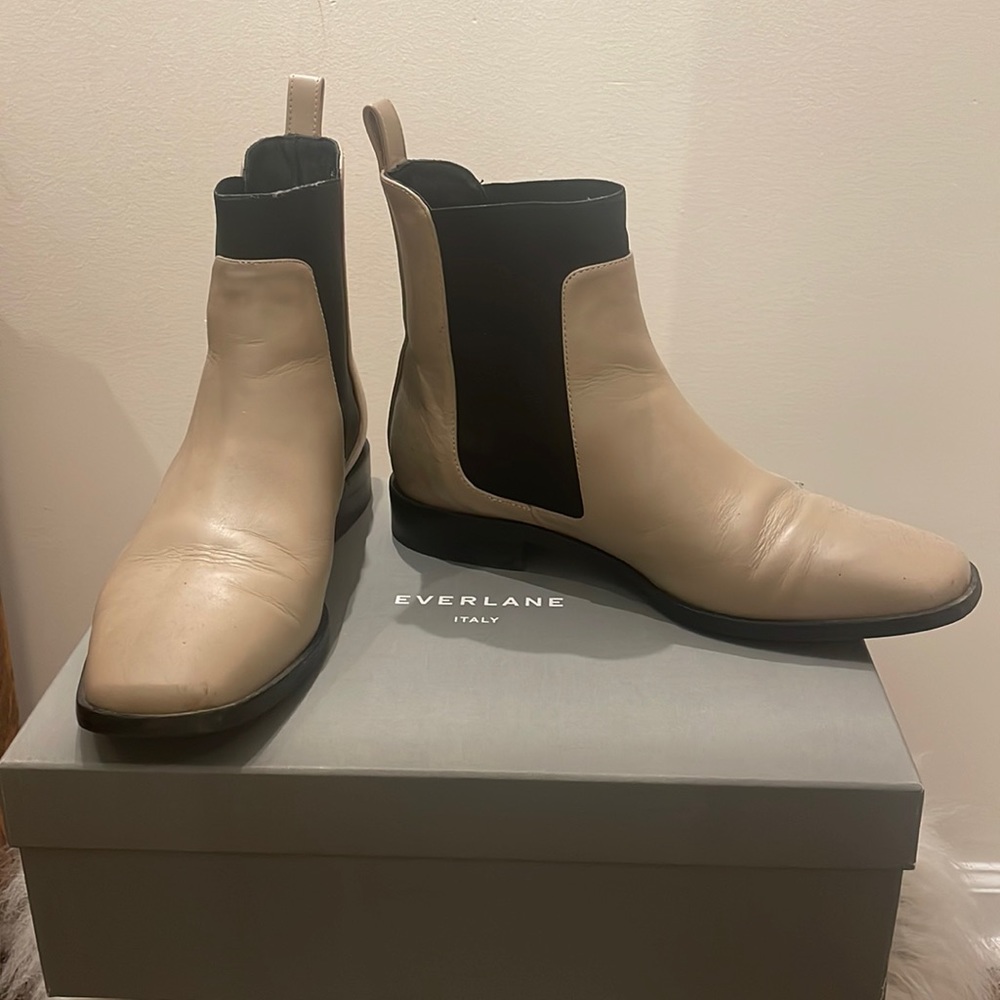 Everlane Chelsea boots